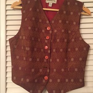 Brown and gray blasser